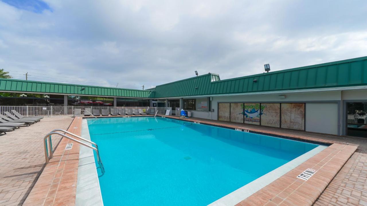 Waterfront Room, Heated Pool, Tiki Bar & Grill South Bradenton Exterior foto