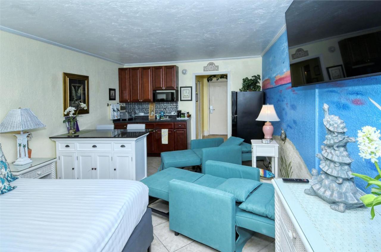 Waterfront Room, Heated Pool, Tiki Bar & Grill South Bradenton Exterior foto
